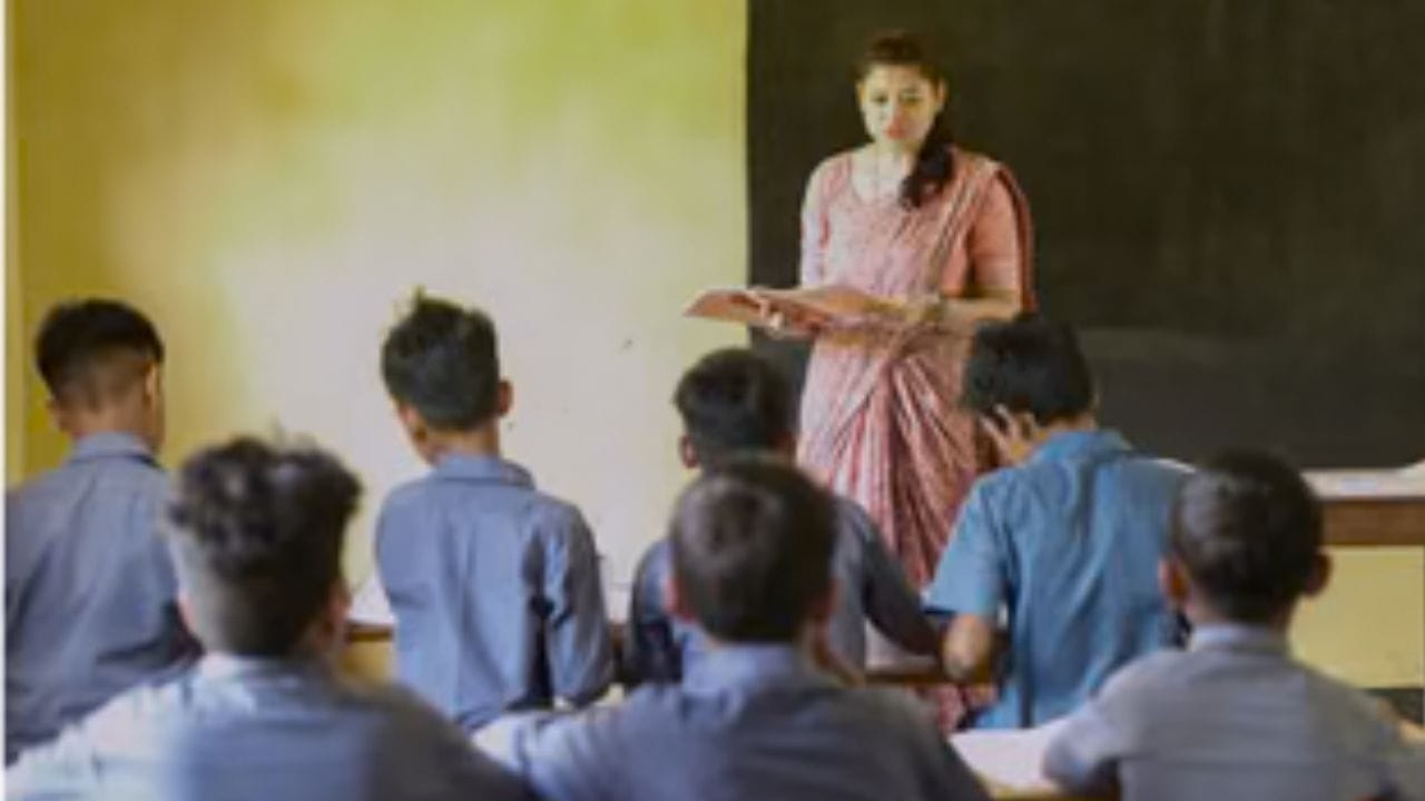 UP TGT भर्ती 2026: यूपी में सबसे बड़ी 17,735 पदों पर टीजीटी नियुक्ति प्रक्रिया शुरू