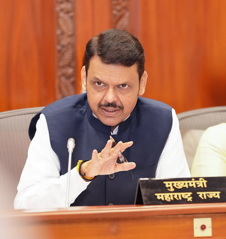 महाराष्ट्र में कर्जत पंप स्टोरेज परियोजना पर सीएम फडणवीस का जोरदार बचाव