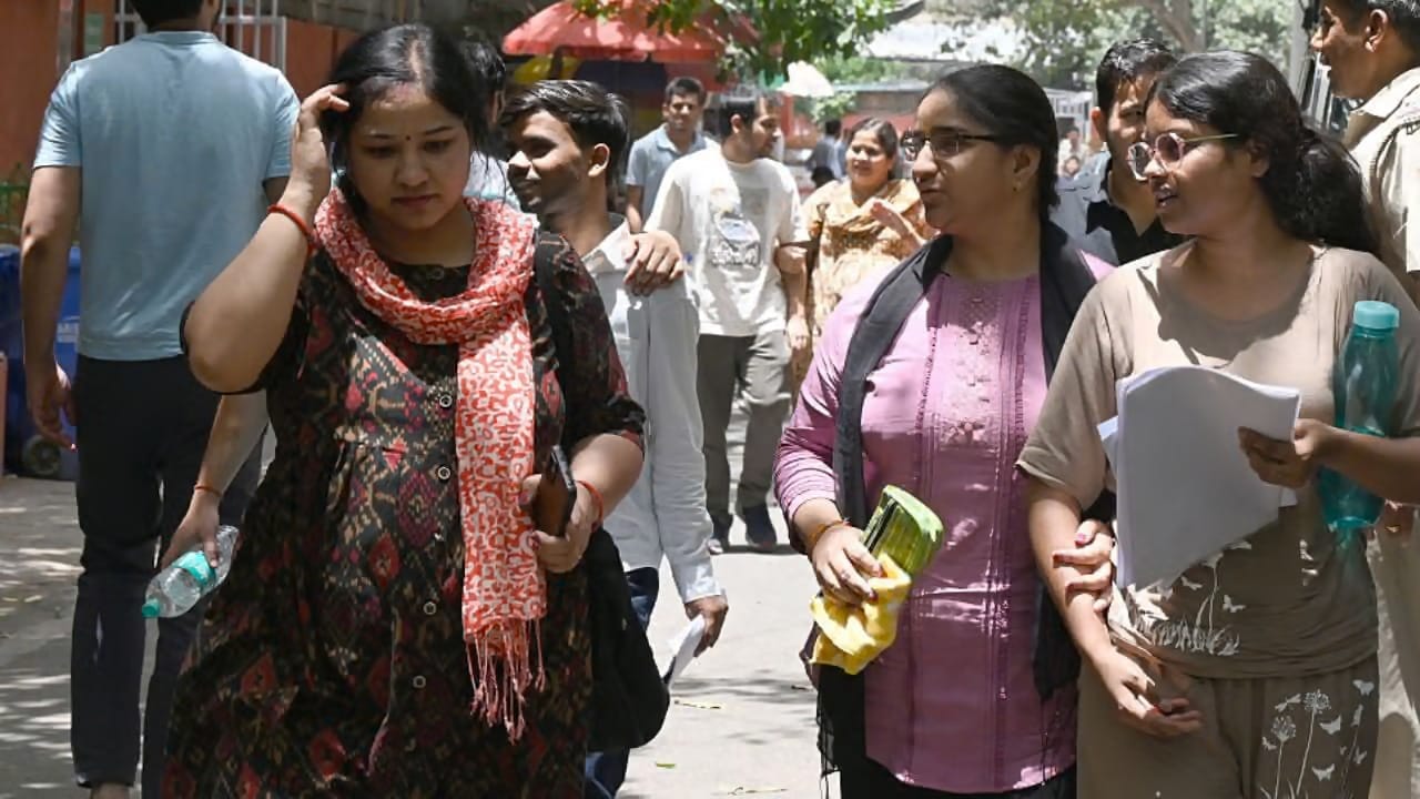 इलाहाबाद हाईकोर्ट ने UPTET 2026 के दो प्रश्न हटाने और रिजल्ट संशोधित करने का आदेश दिया